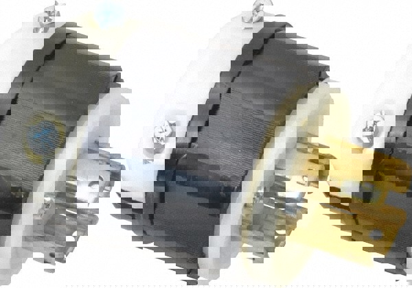 Locking Inlet: Plug, Industrial, L21-30P, 120 & 208V, Black & White